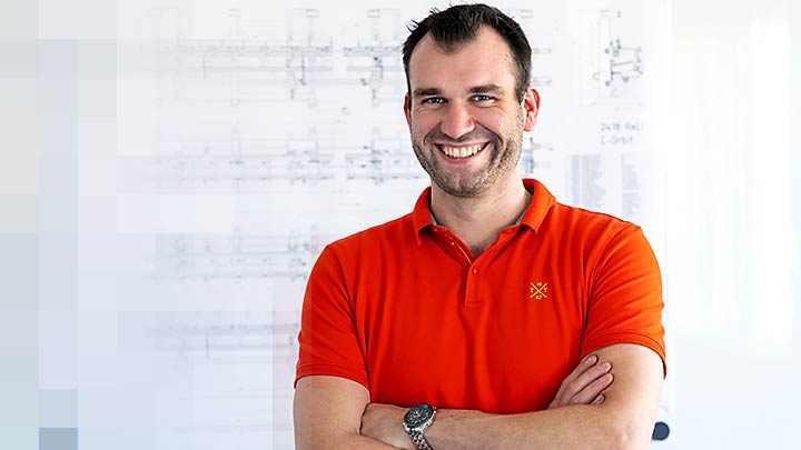 Junger Schirmer Ingeneur/Techniker im Bereich Konstruktion